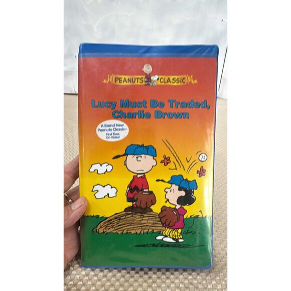 Lucy Must Be traded Charlie Brown VHS 2003 - Picture 1 of 4